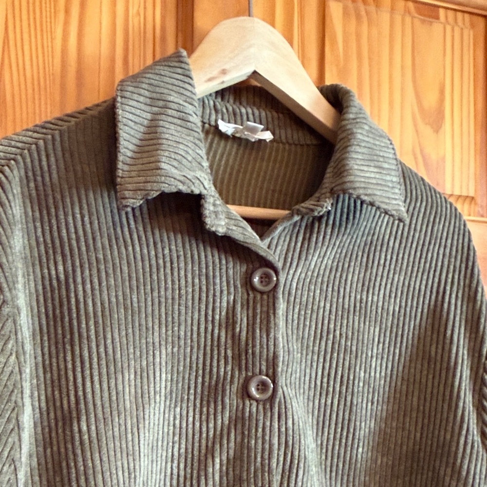 BiBi Women’s Corduroy Button-Down Shirt in Olive - Picture 3 of 6